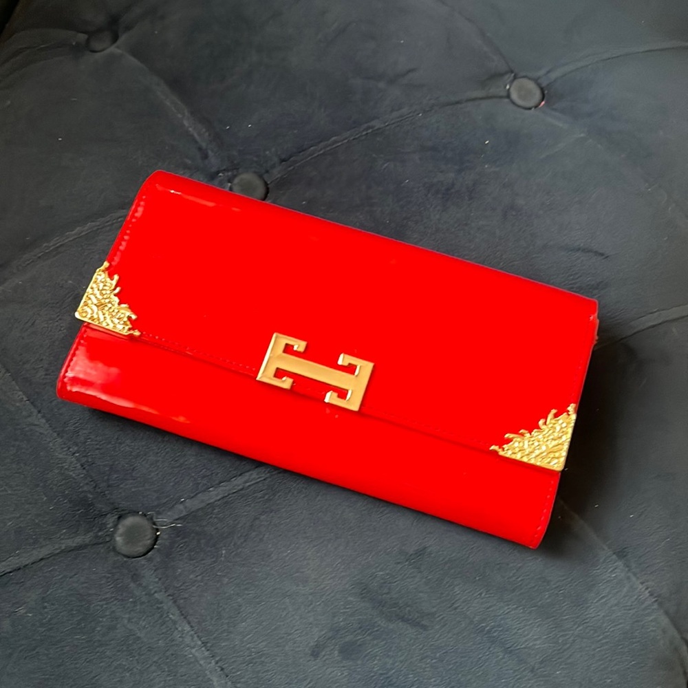 Bag like wallets color red